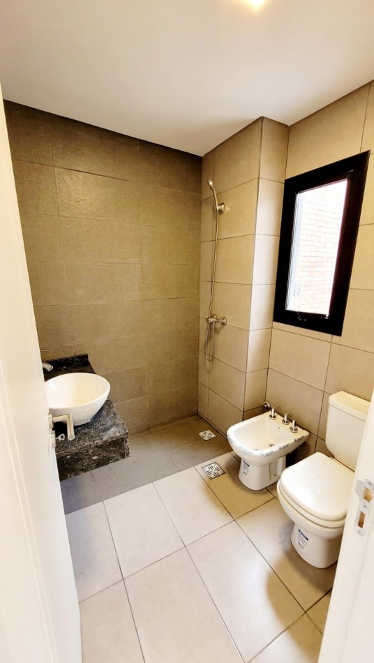 Venta de Duplex en zona sur. Barrio La Calandria.