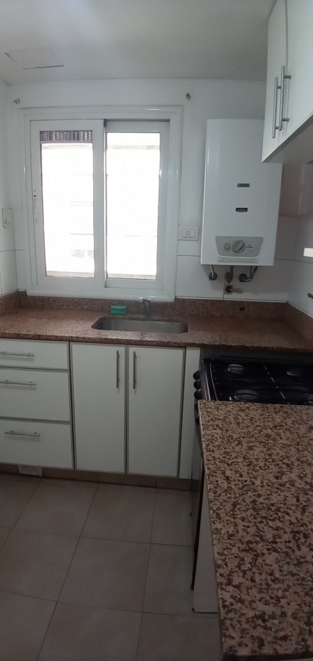 Nueva Cordoba. Se Alquila departamento de 1 dormitorio.